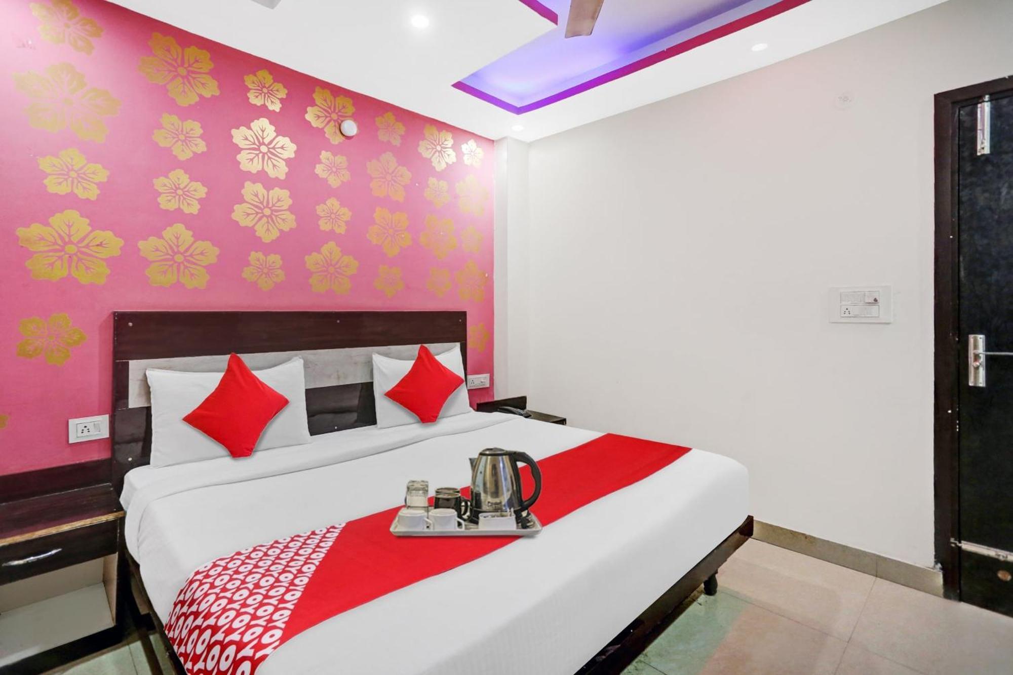 Hotel O Hotel Blue Orchid Nuova Delhi Esterno foto