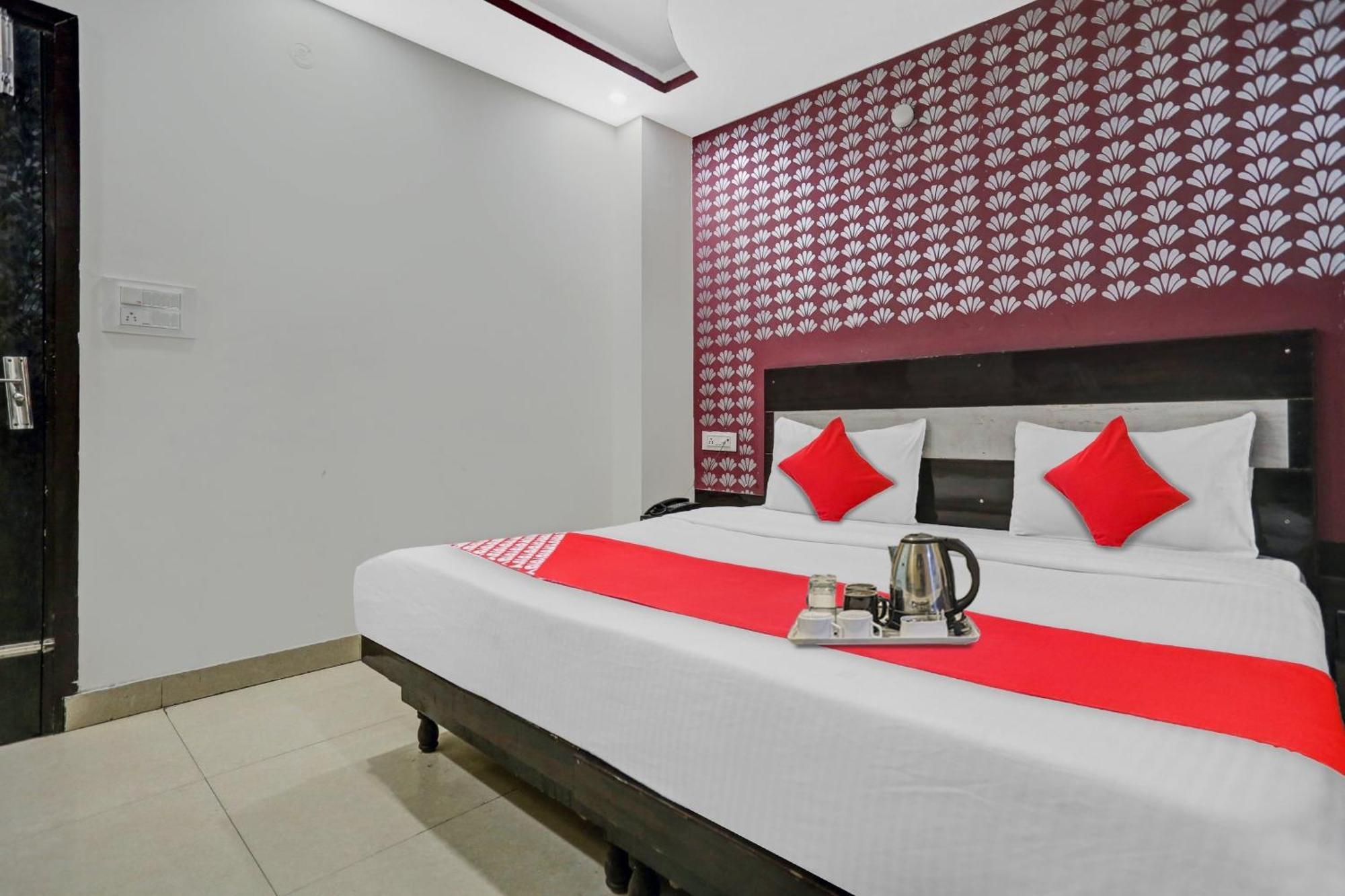 Hotel O Hotel Blue Orchid Nuova Delhi Esterno foto