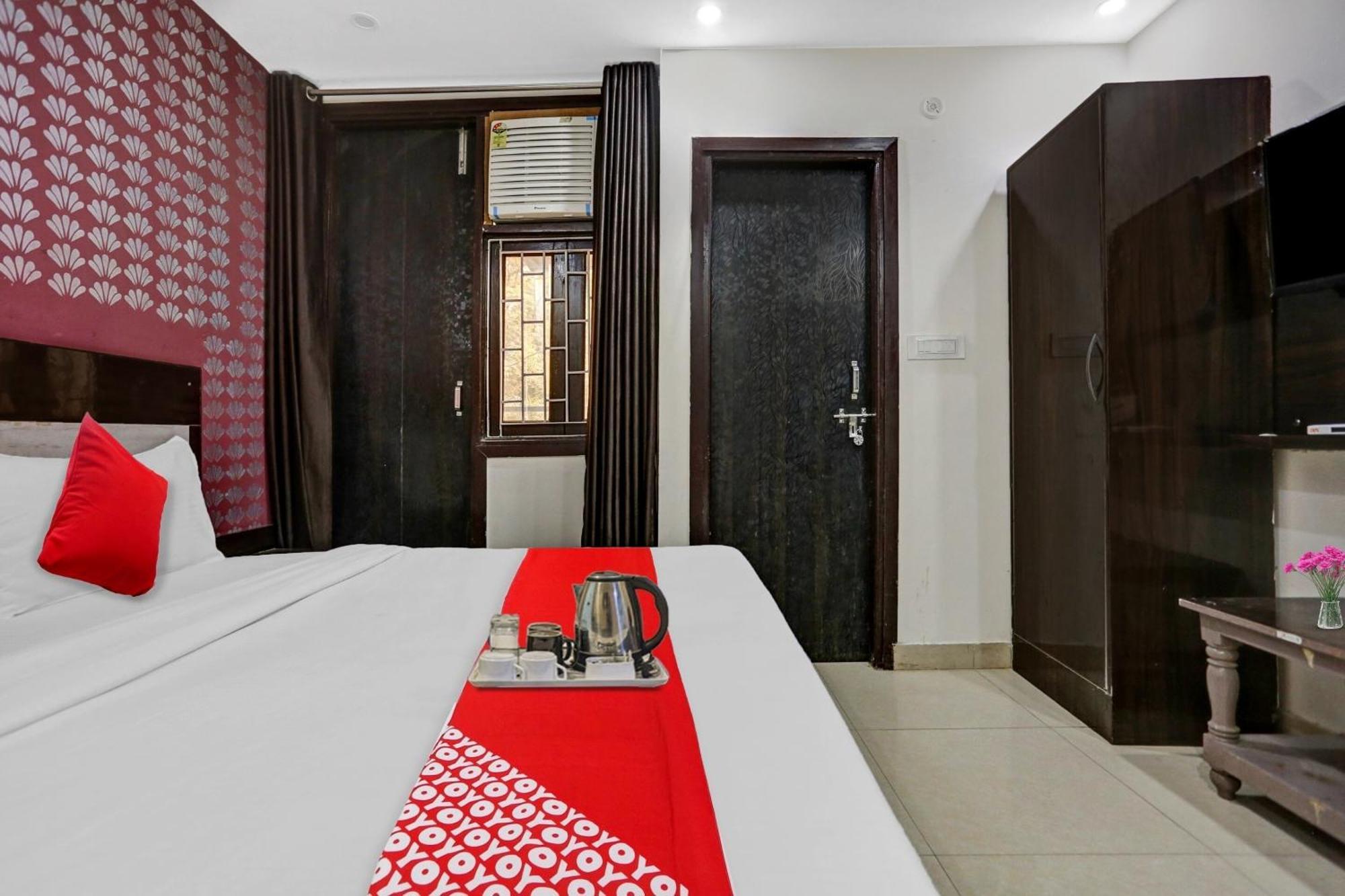 Hotel O Hotel Blue Orchid Nuova Delhi Esterno foto