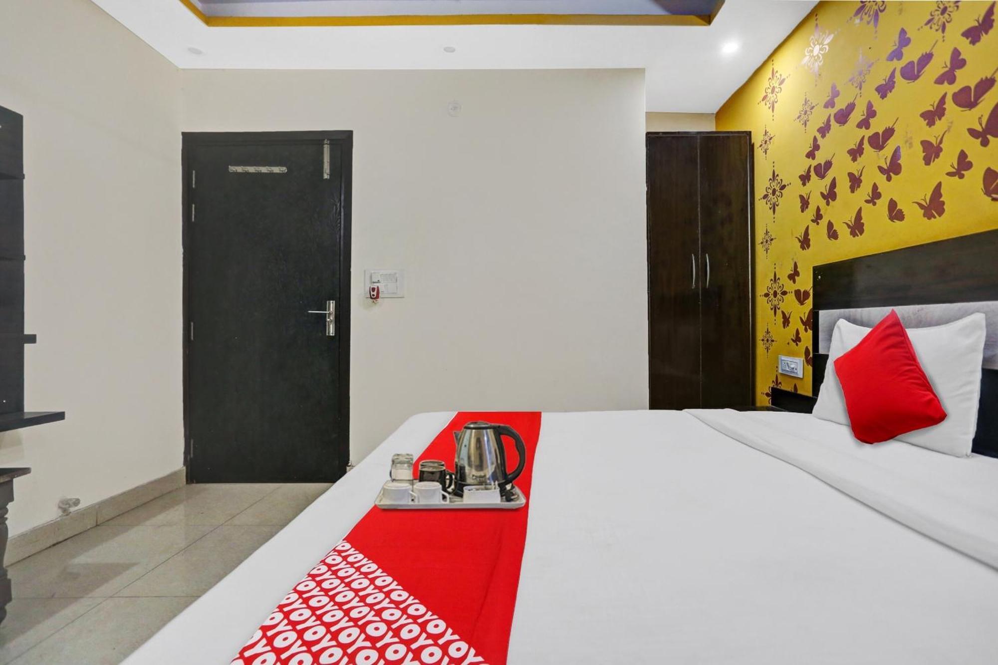 Hotel O Hotel Blue Orchid Nuova Delhi Esterno foto