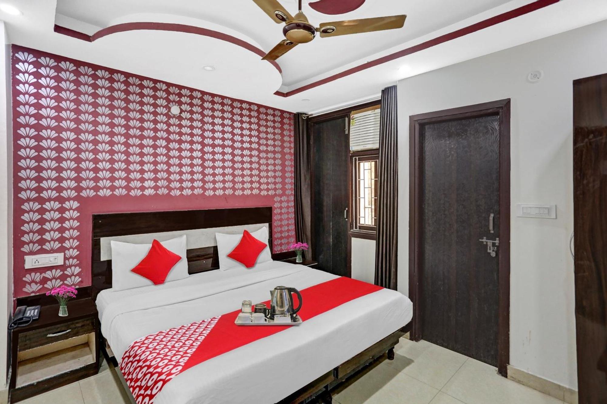 Hotel O Hotel Blue Orchid Nuova Delhi Esterno foto